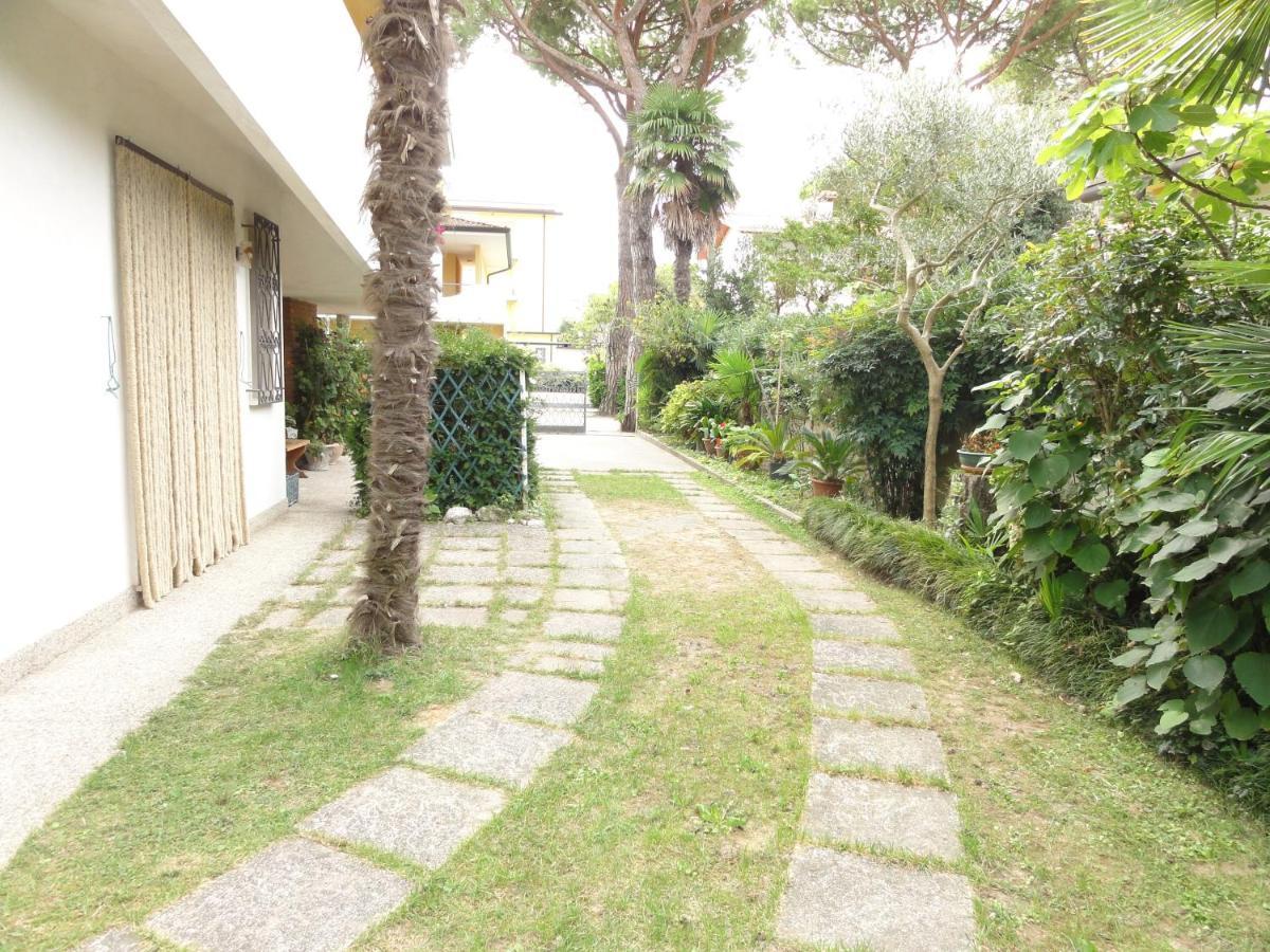 Villa Galasso Bibione Exteriör bild